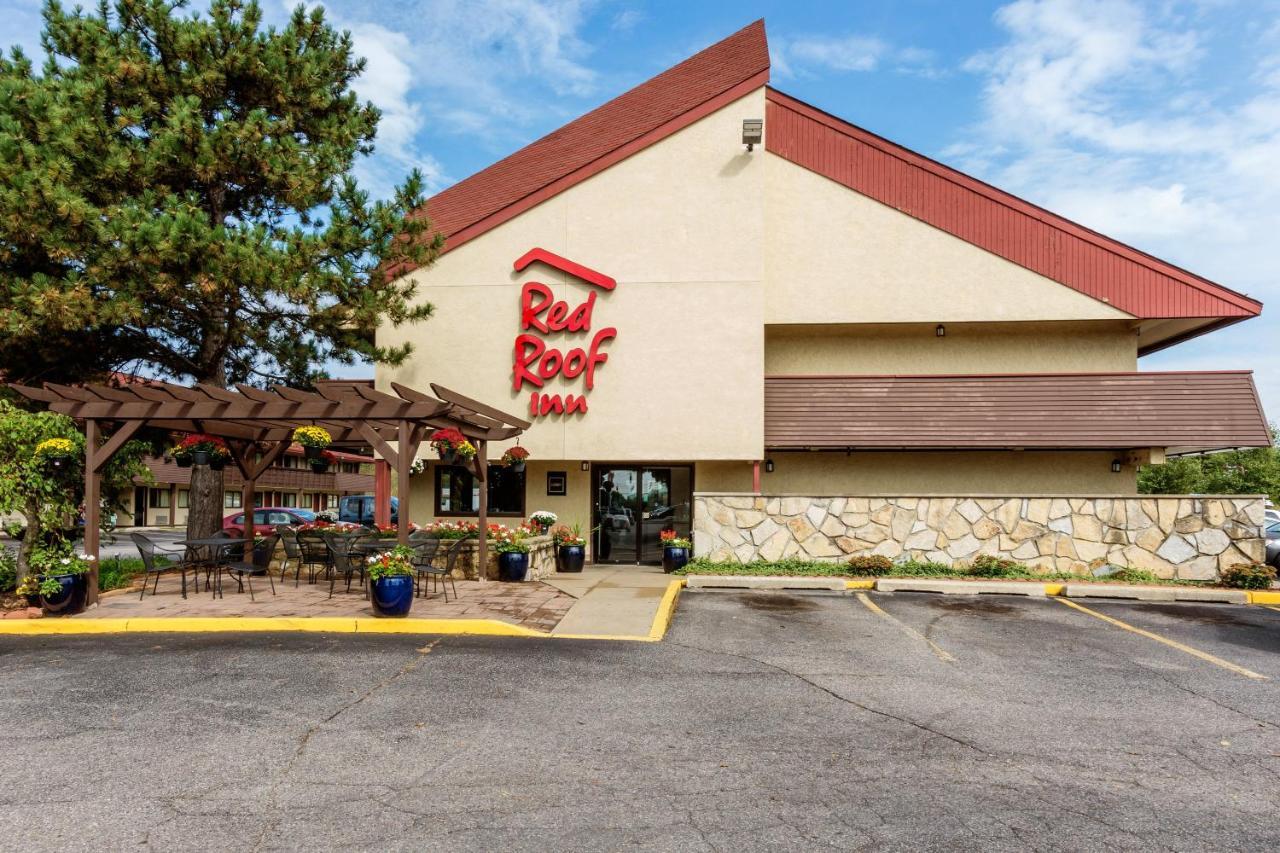 Red Roof Inn Grand Rapids Airport Cascade Exterior photo